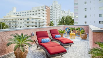 Panoramic Penthouse, 1 Bedroom, City View, Executive Level | Terrace/patio