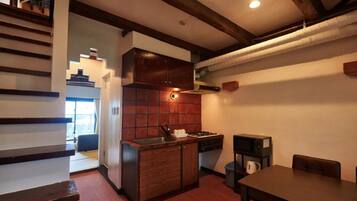 Fridge, microwave, stovetop, cookware/dishes/utensils