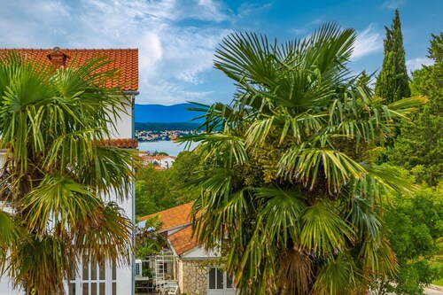 Modern apartment Pivas 1 , ideal for families with children, near the beach and the center