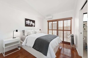 1 bedroom, iron/ironing board, travel cot, WiFi