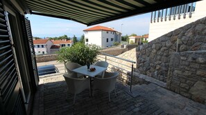 Outdoor dining - Apartment Adria 1 on the island Krk (Malinska)