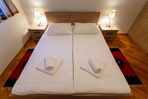2 chambres, fer et planche Ă repasser, Wi-Fi, draps fournis