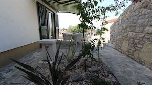Outdoor dining - Apartment Adria 1 on the island Krk (Malinska)