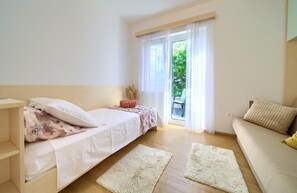 2 quartos, ferros/tábuas de passar roupa, Wi-Fi, roupa de cama