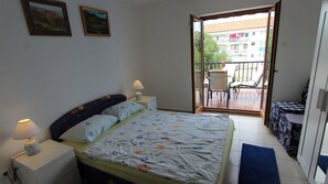 1 bedroom, WiFi, bed sheets