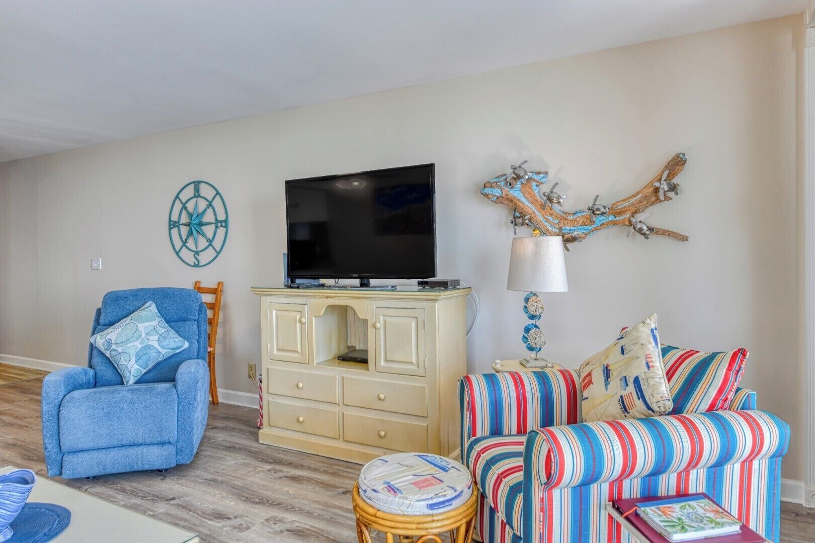 1 Bedroom, 1.5 Bath Oceanfront Surf Master Condo With Pool! - Garden City, SC