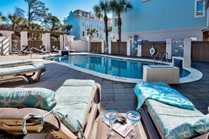 A heated pool - Heated Pool* ☀️ Next to Beach, Ocean View Rooftop, Beach Equip ☀️ (Santa Rosa Beach)