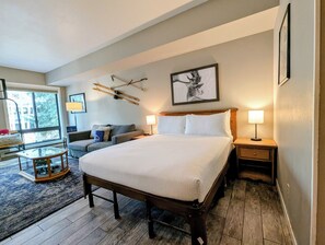 Interior - Cozy Studio condo close to skiing, hiking and biking trails! (Keystone)