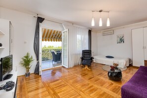 1 camera, Wi-Fi, lenzuola