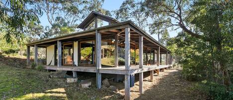 المنشأة من الخارج