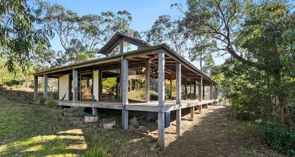 Dridan House - Stunning beach home featuring the best of ocean and bush