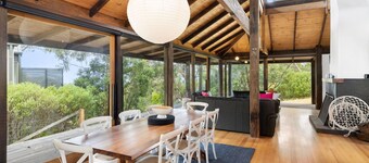 Dridan House - Stunning beach home featuring the best of ocean and bush