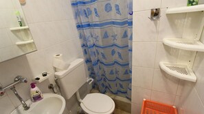 Douche, serviettes fournies