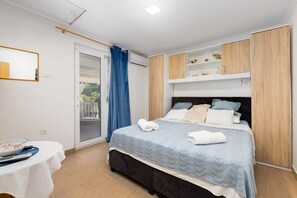 1 bedroom, WiFi, bed sheets