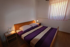 1 bedroom, WiFi, bed sheets