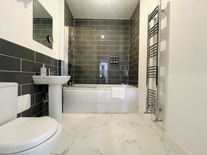 Shower - Anstey Heights - Apartment 8 - Hopewell (Easton)