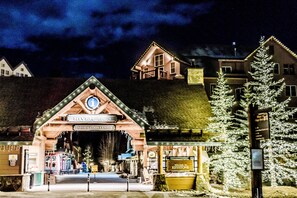 Exterior - River Run Village Condo Close Walk to Gondola, Shops, and Restaurants! (Keystone)