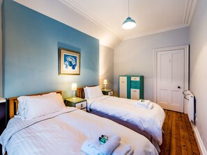 5 slaapkamers, een strijkplank/strijkijzer, gratis wifi, beddengoed