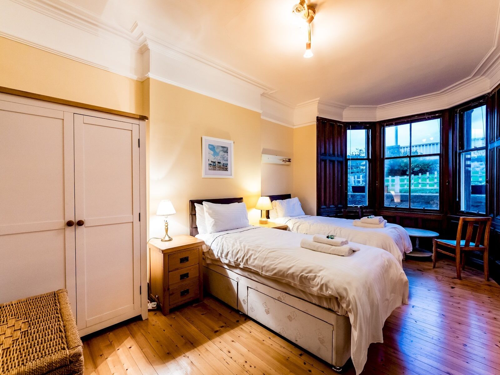 5 bedrooms, iron/ironing board, free WiFi, bed sheets