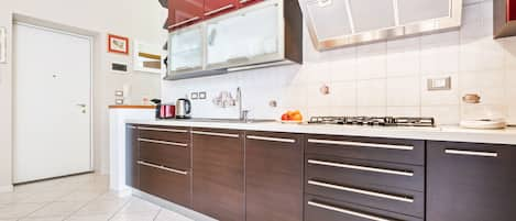 Apartment, 1 Bedroom | Private kitchen | Full-sized fridge, microwave, oven, stovetop