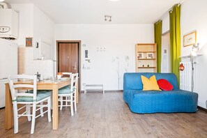 Apartment, 1 Bedroom | Living area