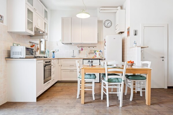 Apartment, 1 Bedroom | Private kitchen