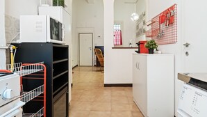 Apartment, 1 Bedroom | Private kitchen | Fridge, microwave, stovetop, cookware/dishes/utensils