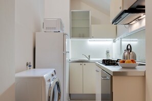 開放式客房 | 私人小型廚房 | 大型冰箱、微波爐、爐台、洗碗機