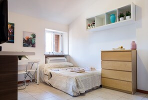 Free WiFi, bed sheets