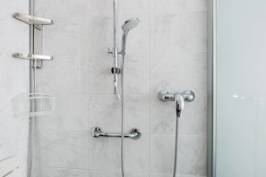 Douche de la salle de bain