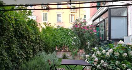 Cozy Apartment with Garden in Dorsoduro