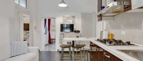 Departamento, 1 habitación | Cocina privada | Refrigerador, microondas, horno y parrilla de estufa
