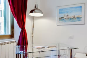 Apartment, 1 Bedroom | Room amenity