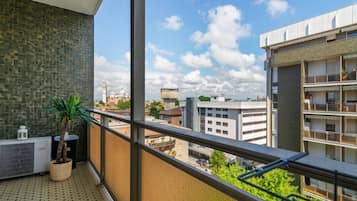 Apartamento, 2 habitaciones | Balcón