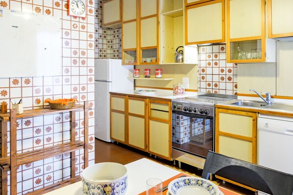 Căn hộ, 1 phòng ngủ | Bếp riêng | Tủ lạnh, lò nướng, bếp nấu, máy rửa bát 