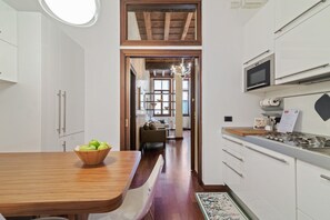 Apartment, 1 Bedroom | In-room dining