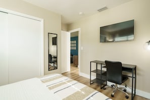 2 bedrooms, desk, iron/ironing board, free WiFi