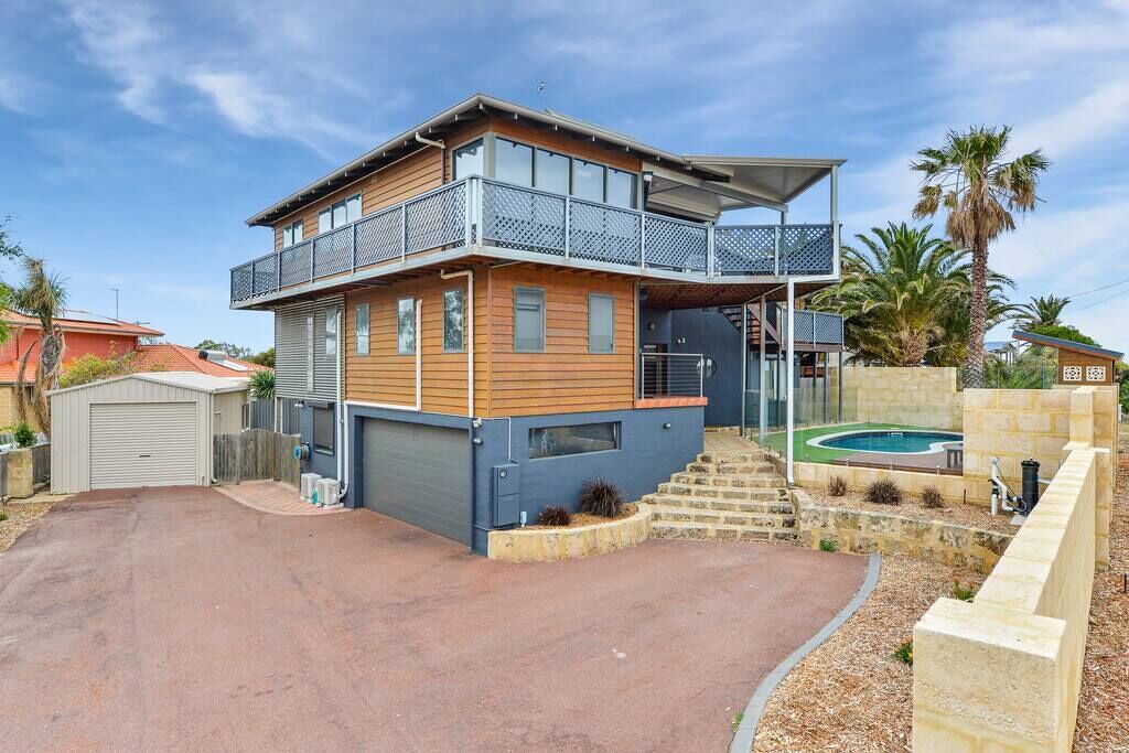 Endless Summer Beach House — image 6