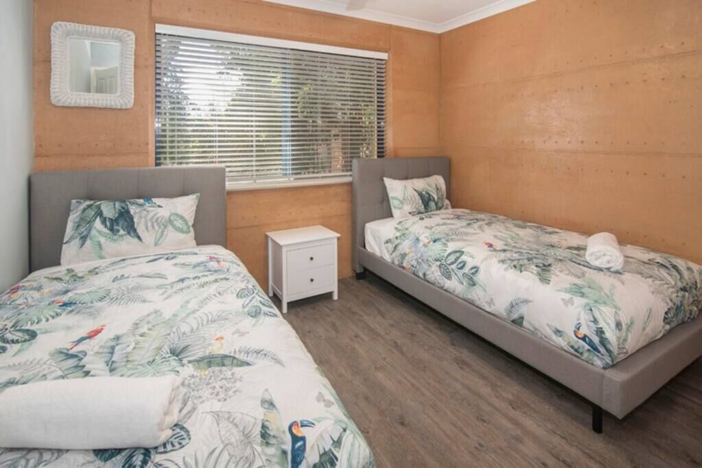 Sea Breeze Villa — image 8