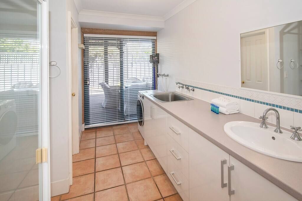 Sea Breeze Villa — image 12