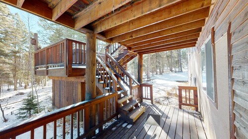 Views | Hot Tub | Pool Table | Peralta Pines Cabin
