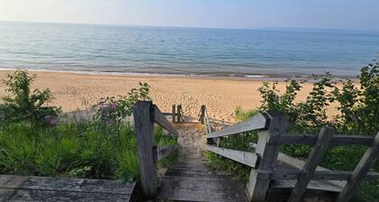 Upper Peninsula Lakefront Living!