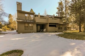 Exterior - Community Pool, AC, Fireplace, Bikes and Cornhole - FAIR15 (Bend)