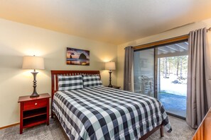 4 bedrooms, travel cot, free WiFi, bed sheets