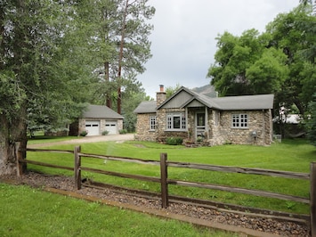 The Cottage at River Stone Ranch