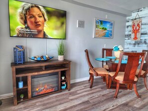 Interior - ~Cozy Beachfront condo/Beach Chair/Pools/Fireplace/Tootsies! (Panama City Beach)