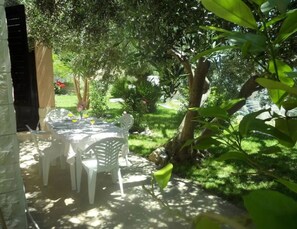 Outdoor dining - Apartments Maja (Jesenice)