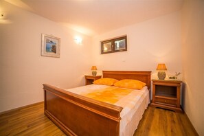 2 quartos, Wi-Fi de cortesia, roupa de cama