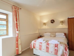 3 bedrooms, bed sheets