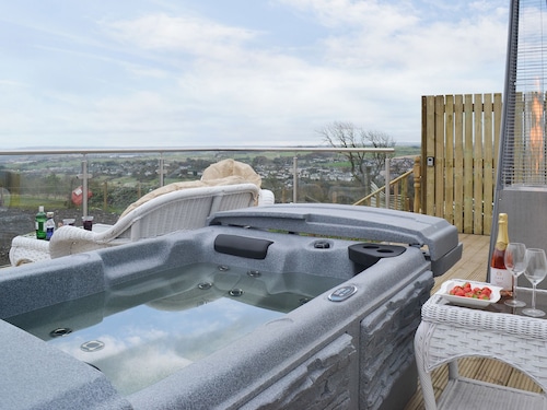 1 bedroom accommodation in Near Neilston